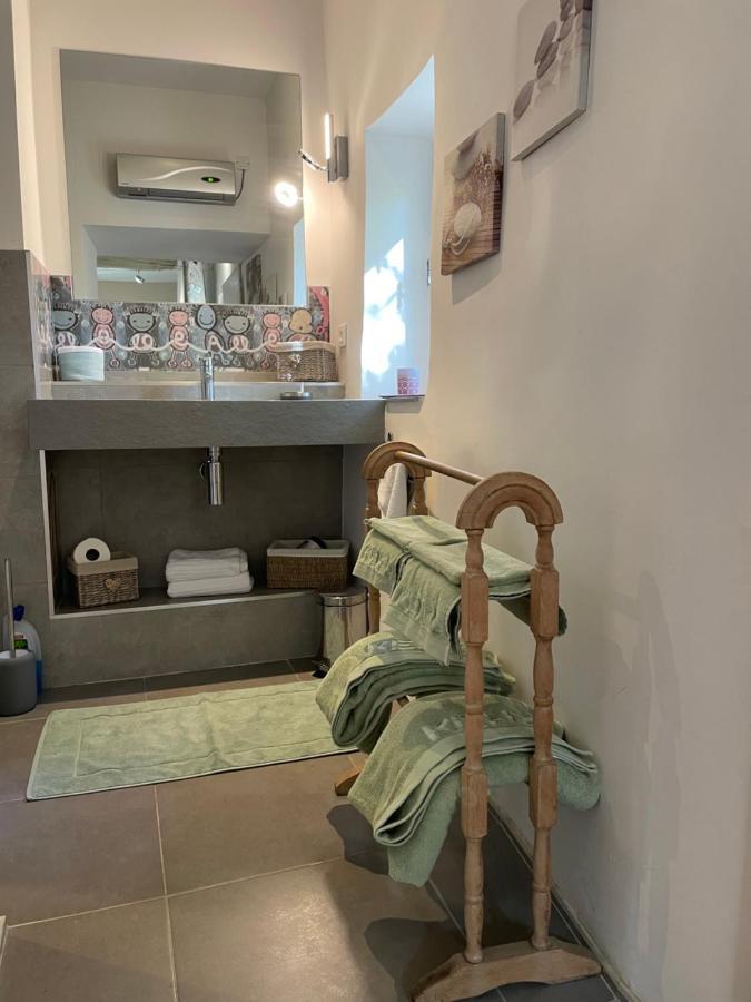 Bed and Breakfast Ermitage Notre Dame De Vacquieres Noves Esterno foto