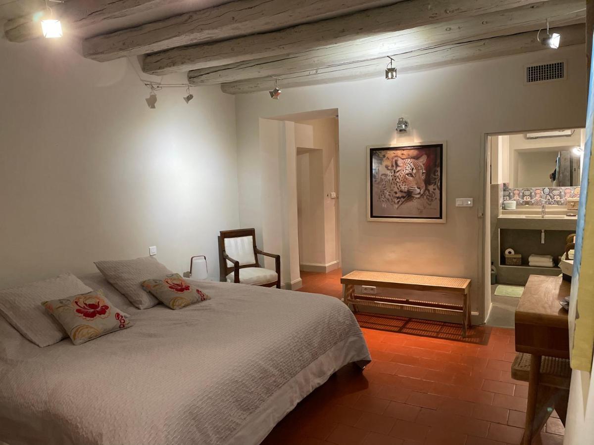 Bed and Breakfast Ermitage Notre Dame De Vacquieres Noves Esterno foto